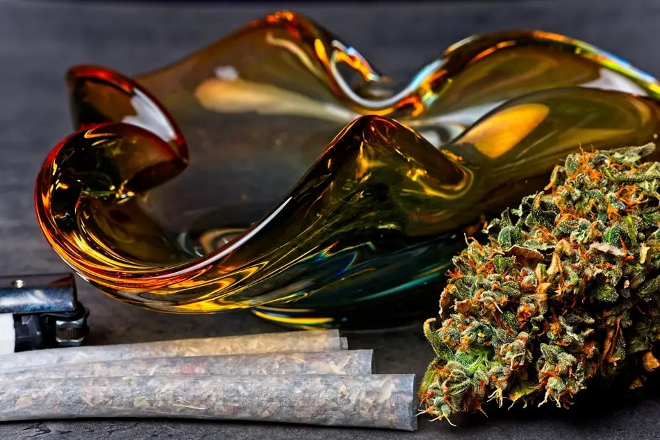 Why Are Cannabis Accessories Useful for Consumers?